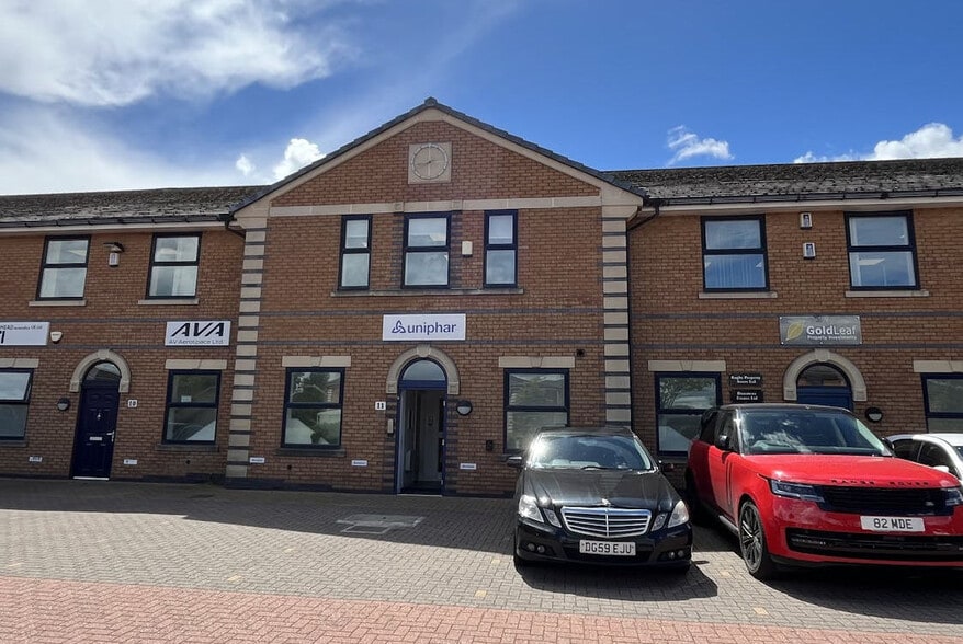 Castle Mound Way, Rugby to rent - Building Photo - Image 1 of 2