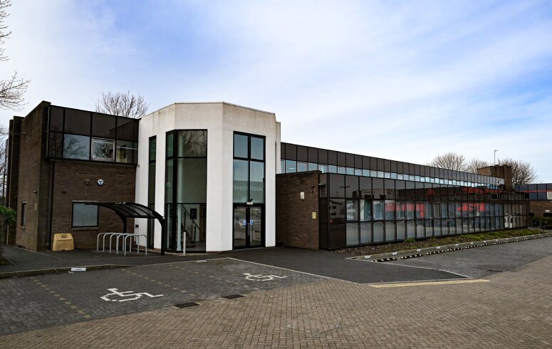 Breckland, Milton Keynes to rent Building Photo- Image 1 of 4