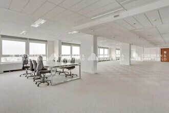 20 Ter Rue De Bezons, Courbevoie to rent Interior Photo- Image 1 of 5