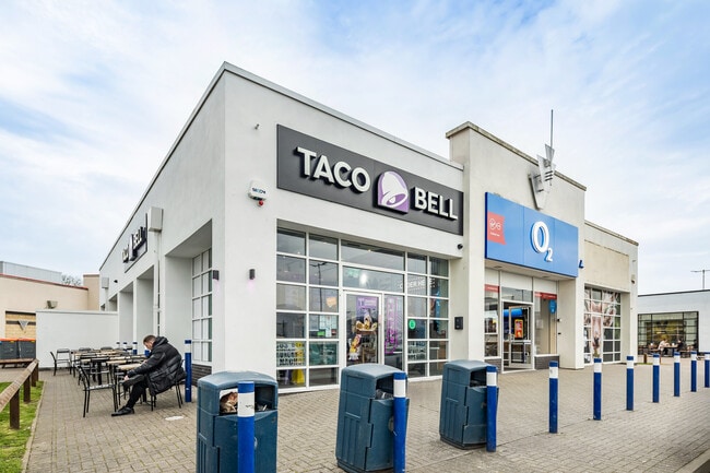 More details for 15 Coliseum Way, Ellesmere Port - Retail to Rent