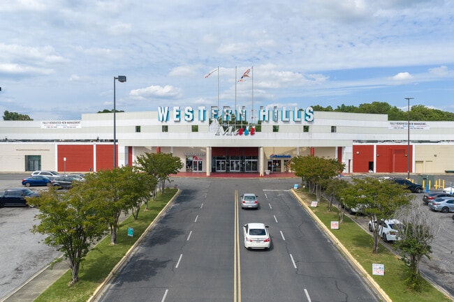 More details for 7201 Aaron Aronov Dr, Fairfield, AL - Retail for Auction