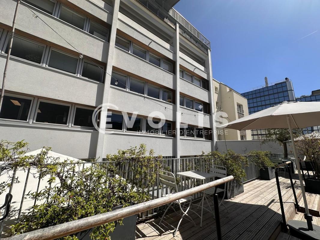 Office in Montrouge to rent Building Photo- Image 1 of 11