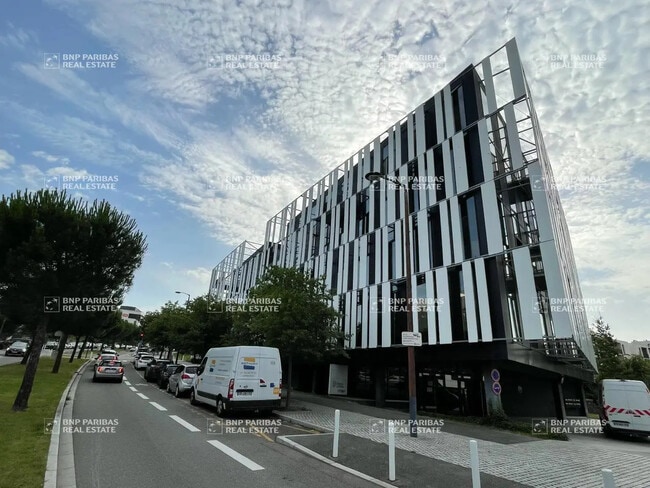 Location Bureaux 265 m² à 1 527 m²