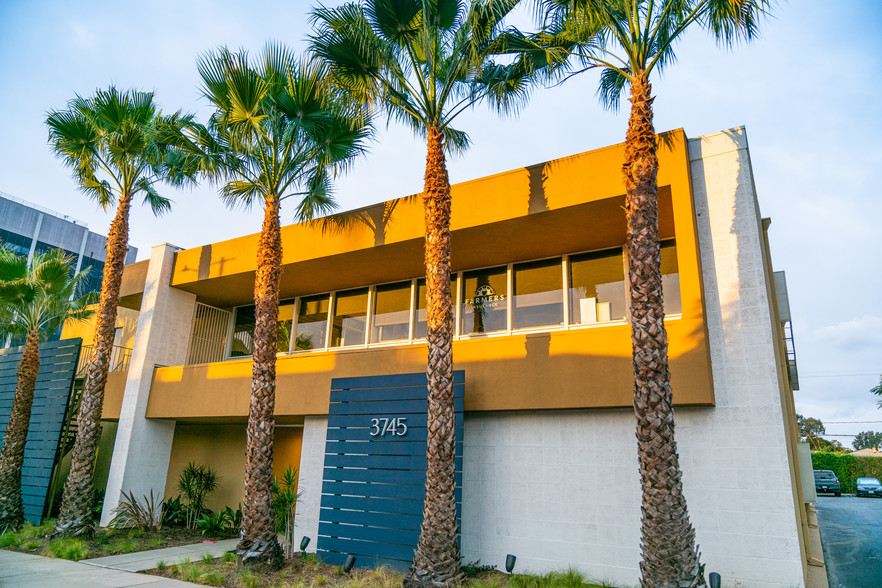 3745 Long Beach Blvd, Long Beach, CA for sale - Primary Photo - Image 1 of 17