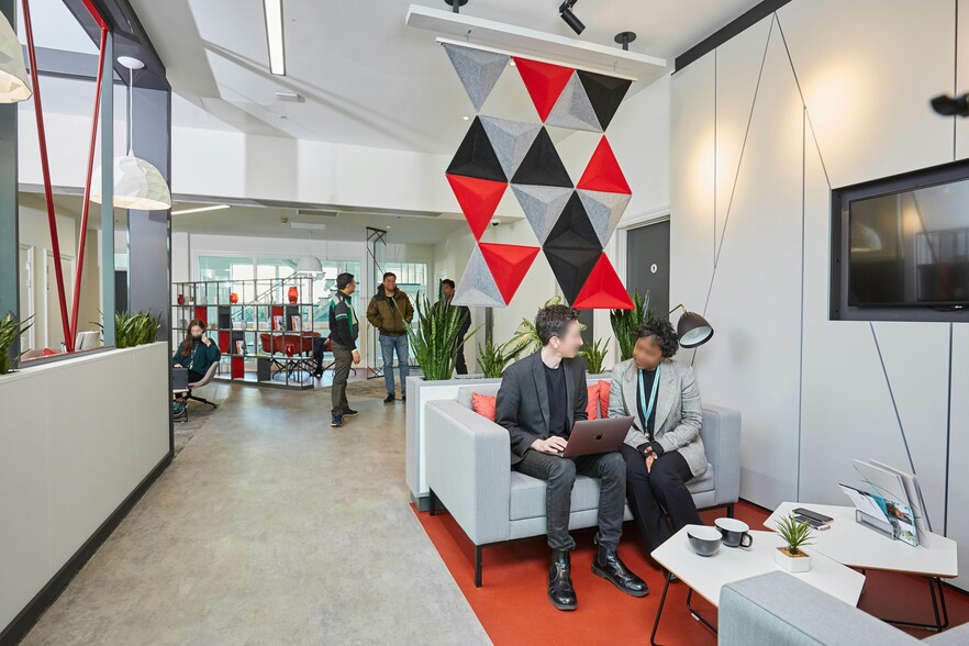 Pencroft Way, Manchester to rent - Building Photo - Image 2 of 9