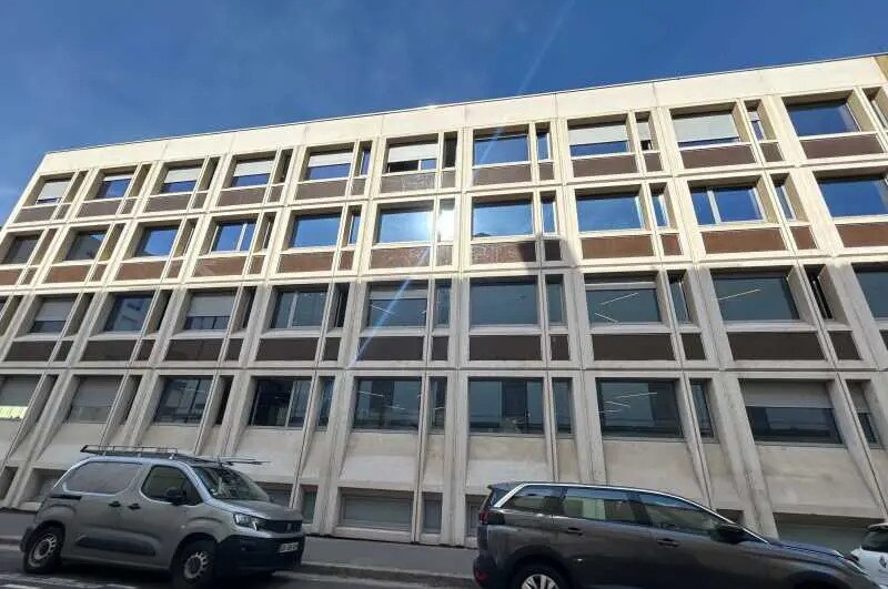 Office in Lyon for sale Building Photo- Image 1 of 14