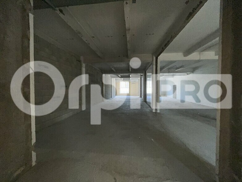 Light Industrial in Saint Fons for sale - Interior Photo - Image 2 of 6