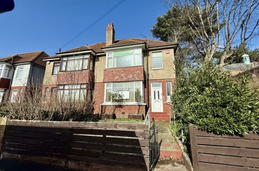 2 Spur Rd, Portsmouth for sale Building Photo- Image 1 of 18