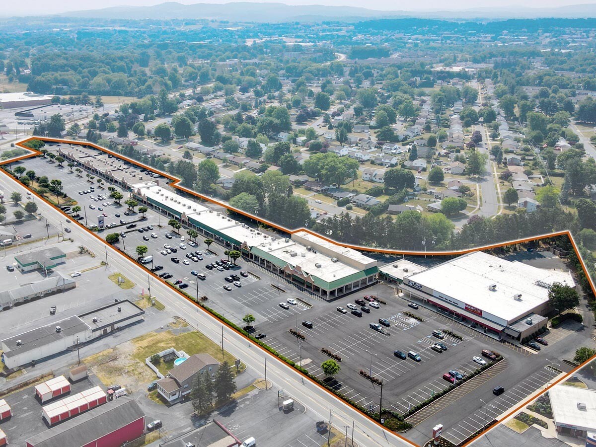 5210-5260 Simpson Ferry Rd, Mechanicsburg, PA to rent Building Photo- Image 1 of 12