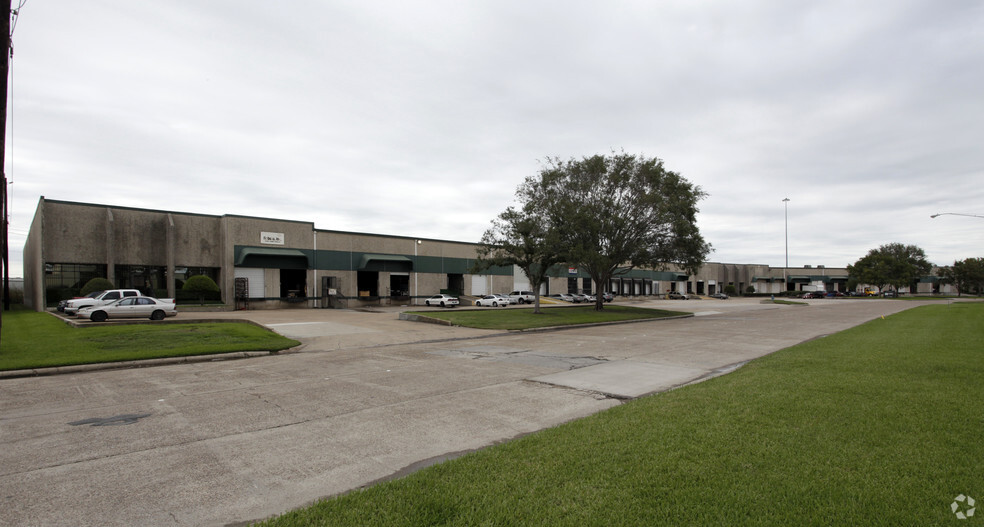 4749-4799 Eastpark Dr, Houston, TX for sale - Building Photo - Image 1 of 1