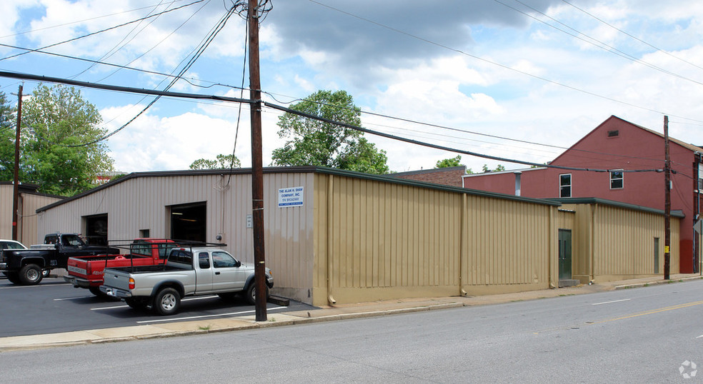 178 Broadway St, Asheville, NC for sale - Building Photo - Image 2 of 7