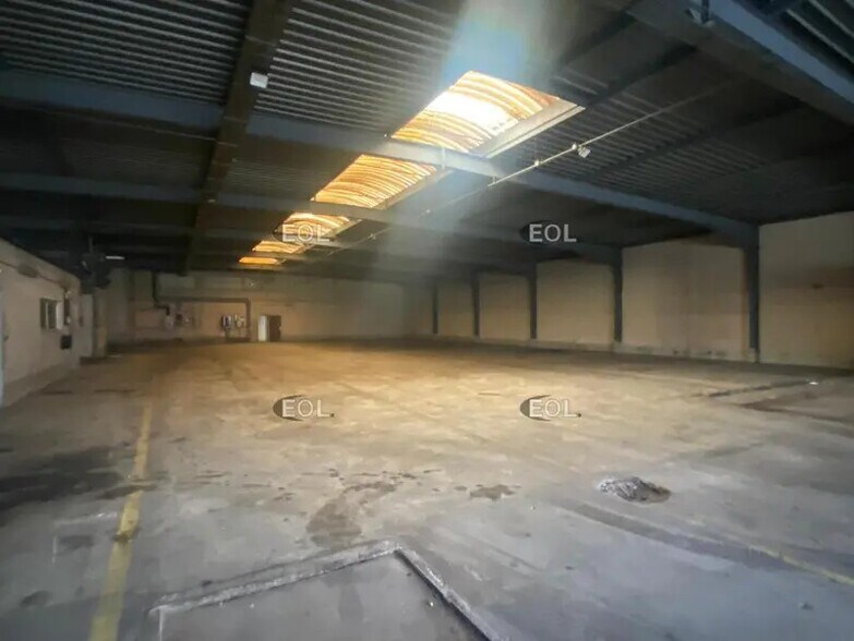 Industrial in Noisiel to rent - Building Photo - Image 3 of 10