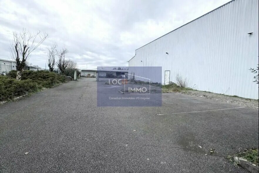 Office in Le Haillan to rent - Building Photo - Image 3 of 11