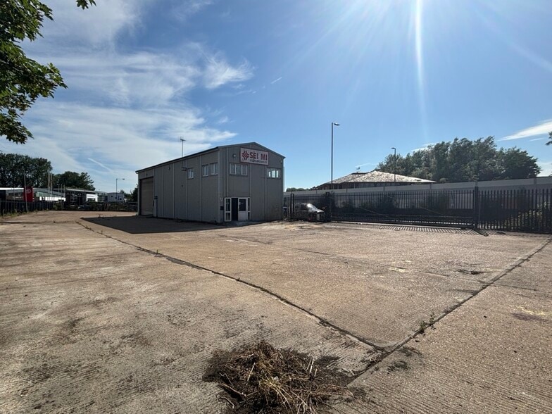 Rose Kiln Ln, Reading to rent - Building Photo - Image 1 of 3