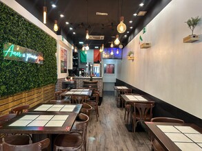 Retail in Madrid, Madrid to rent Interior Photo- Image 2 of 6