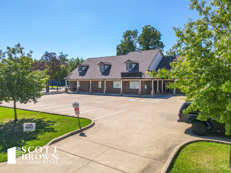 104 Houston St, Roanoke, TX for rent - Building Photo - Image 3 of 16