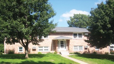 335 Iowa Ave, Martensdale, IA for sale Primary Photo- Image 1 of 1