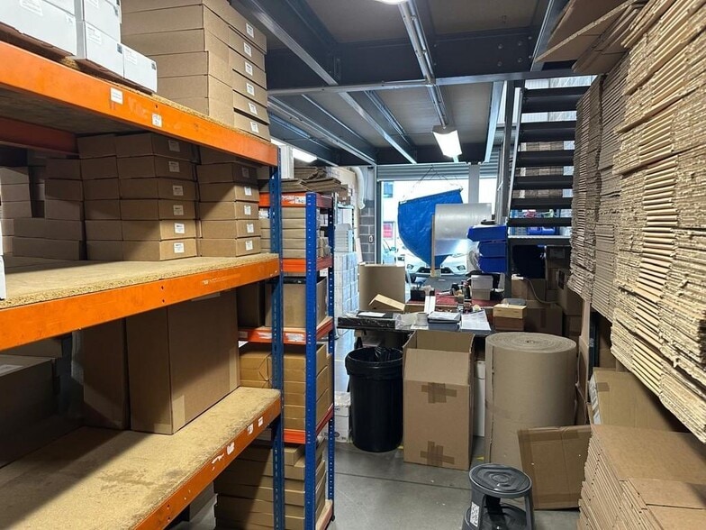 Marshall Way, Frome to rent - Building Photo - Image 2 of 16