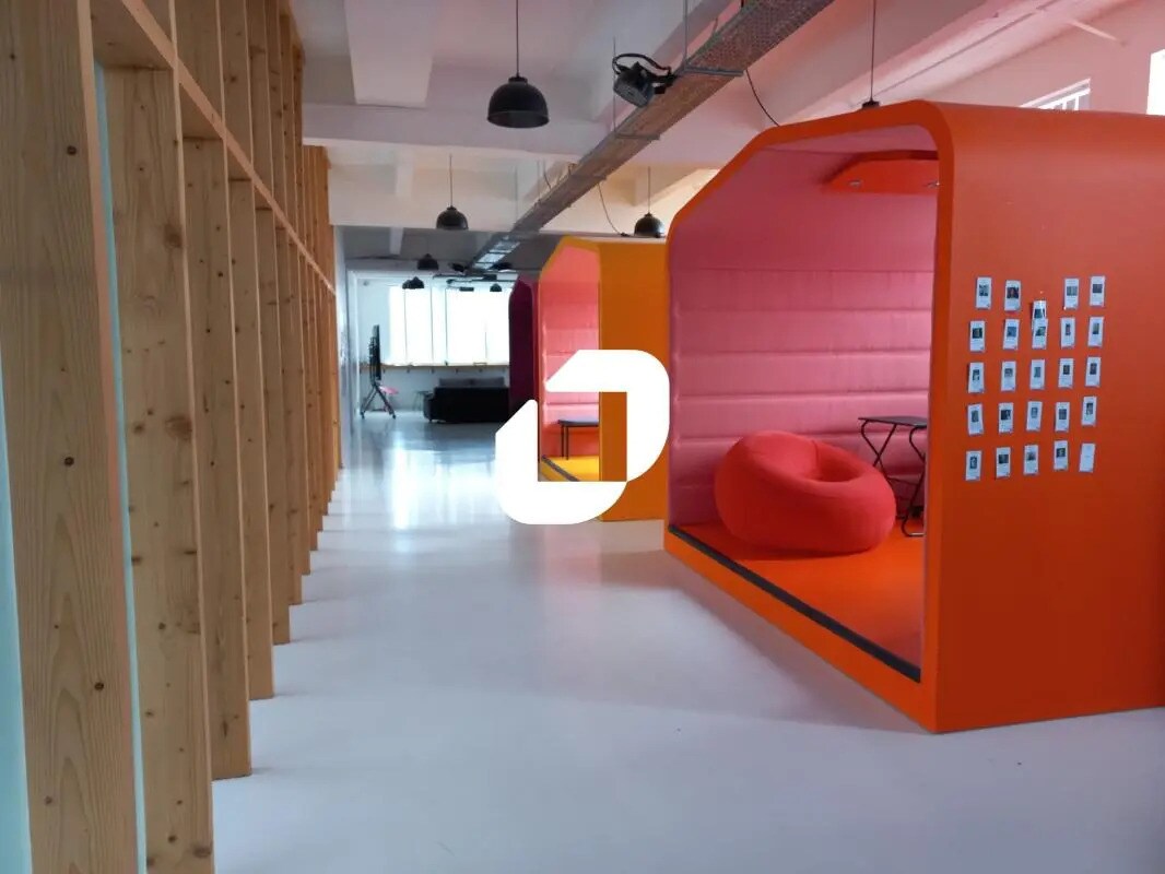 Office in Roubaix to rent Interior Photo- Image 1 of 19