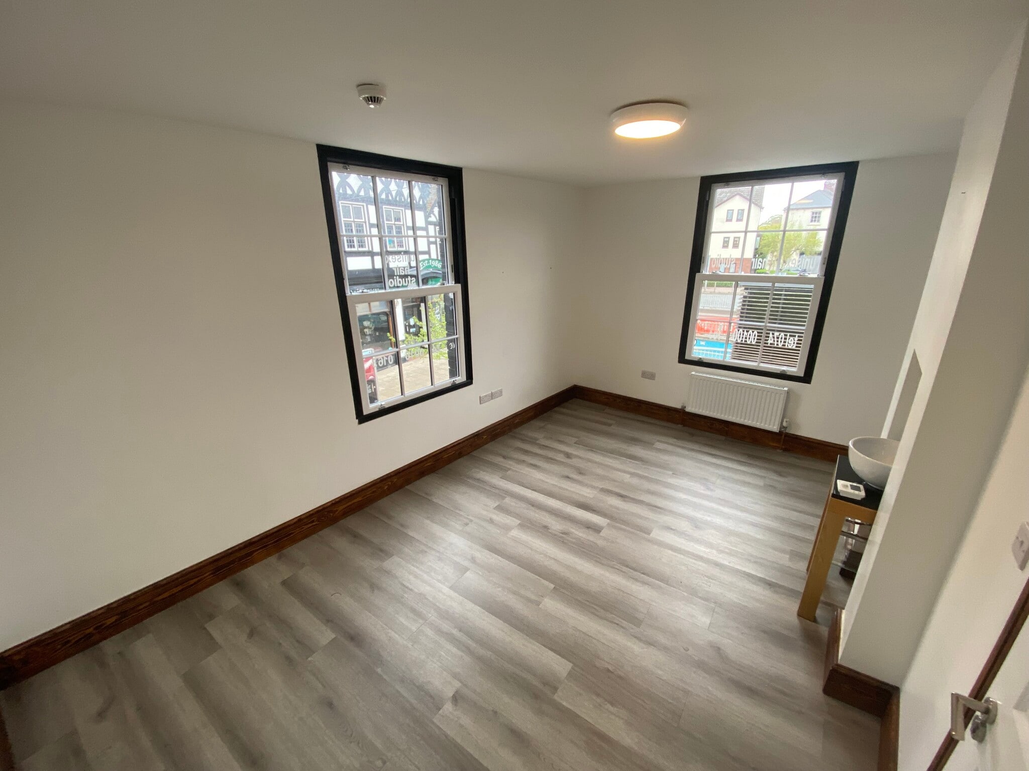 52 Eign Gate, Hereford to rent Interior Photo- Image 1 of 2