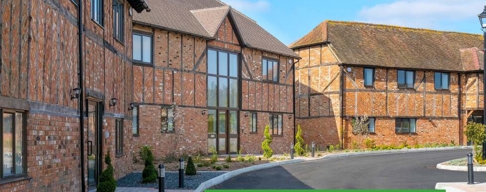 2 Warren House Rd, Wokingham for sale Primary Photo- Image 1 of 1