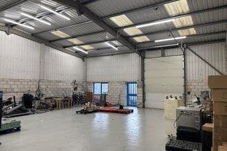 Uplands Way, Blandford Forum to rent Interior Photo- Image 2 of 3