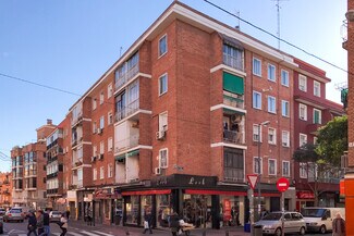 More details for Calle de la Laguna, 107, Madrid - Retail to Rent