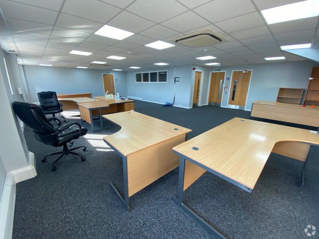 1 Riverside Av W, Lawford to rent Interior Photo- Image 1 of 14