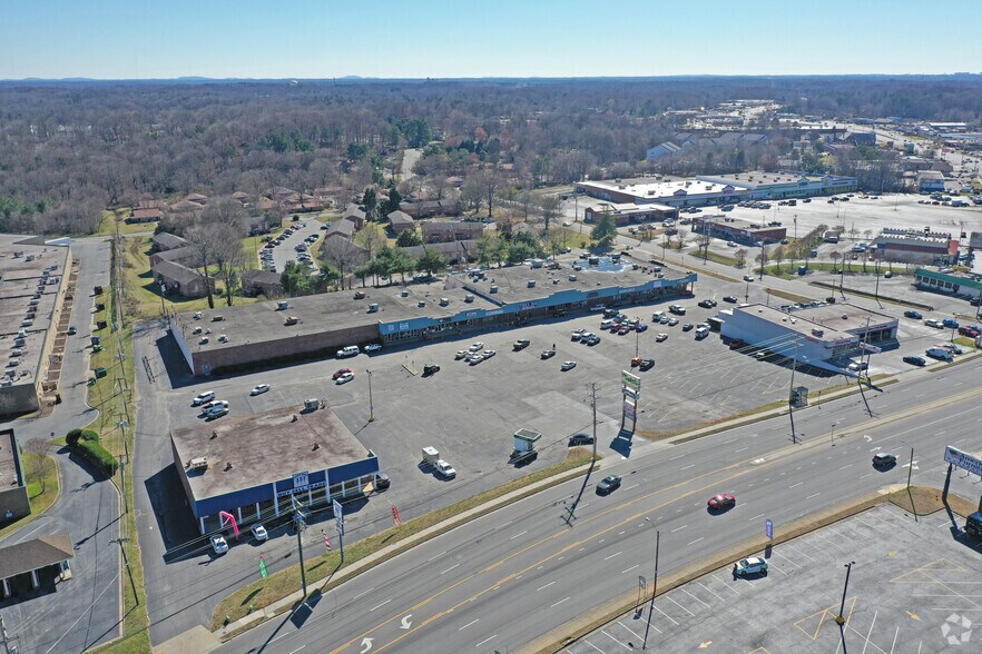 3917-3933 High Point Rd, Greensboro, NC for rent - Aerial - Image 2 of 6