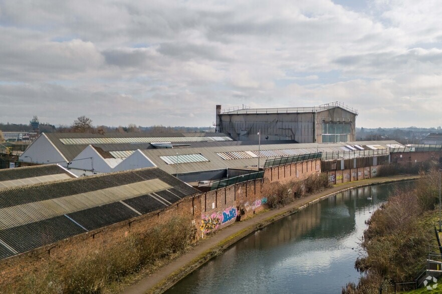 Bilston Rd, Wolverhampton to rent - Building Photo - Image 2 of 5