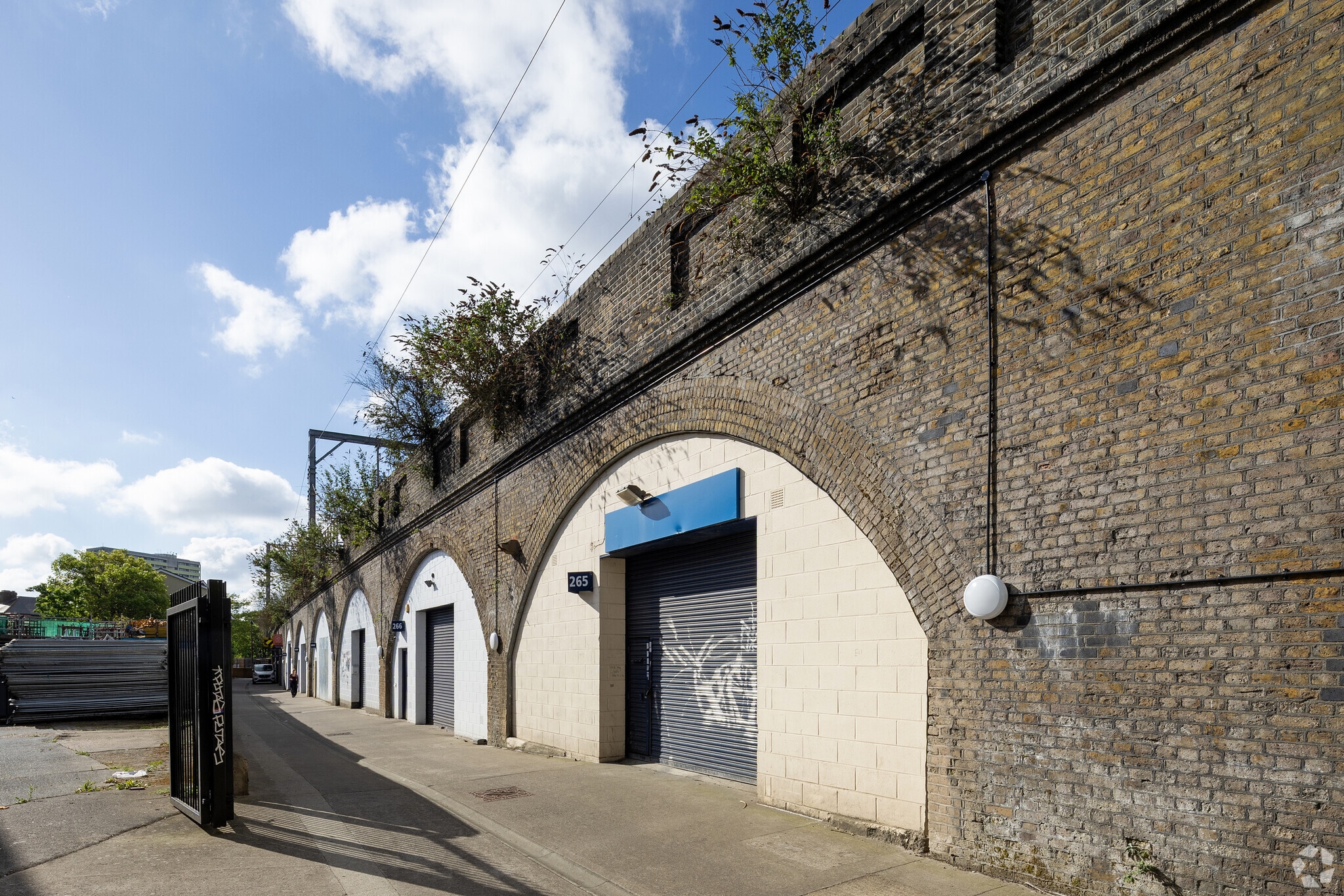 Lancaster Rd, London to rent Primary Photo- Image 1 of 4