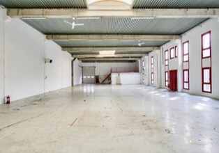 4 Avenue Du Gros Chene, Éragny to rent Interior Photo- Image 1 of 1