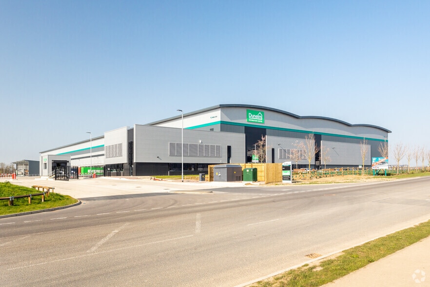 Danes Way, Northampton for sale - Primary Photo - Image 1 of 1