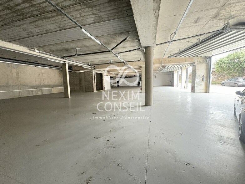 Industrial in Paris to rent - Interior Photo - Image 2 of 8