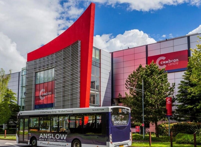 2-4 Monmouth Walk, Cwmbran to rent - Building Photo - Image 3 of 8