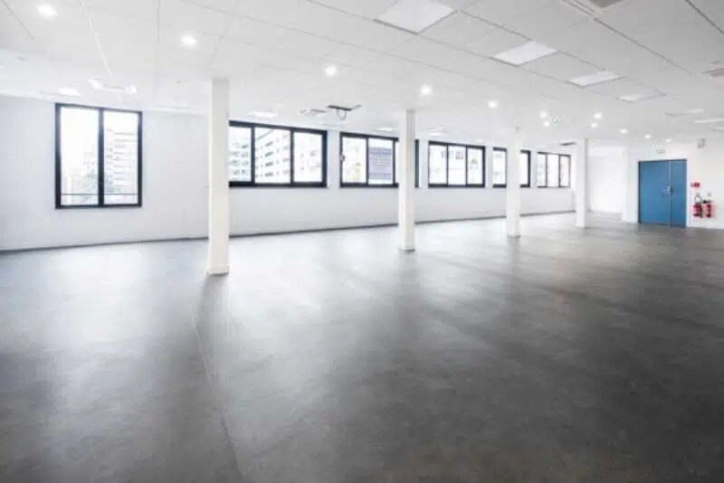 Office in Montrouge to rent - Interior Photo - Image 2 of 11