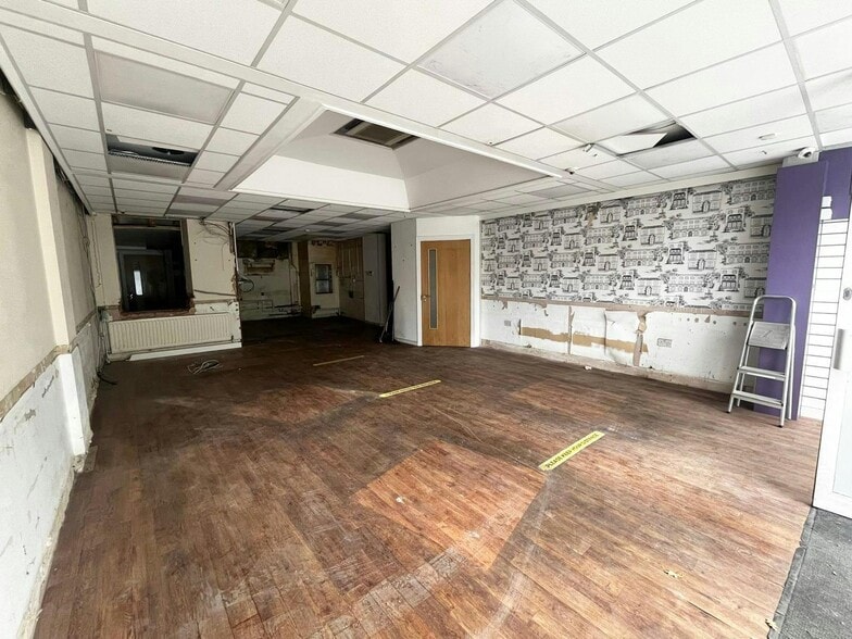 80 Coombe Ln, London to rent - Building Photo - Image 2 of 6