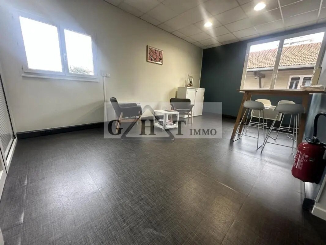 Office in Alfortville to rent Interior Photo- Image 1 of 8