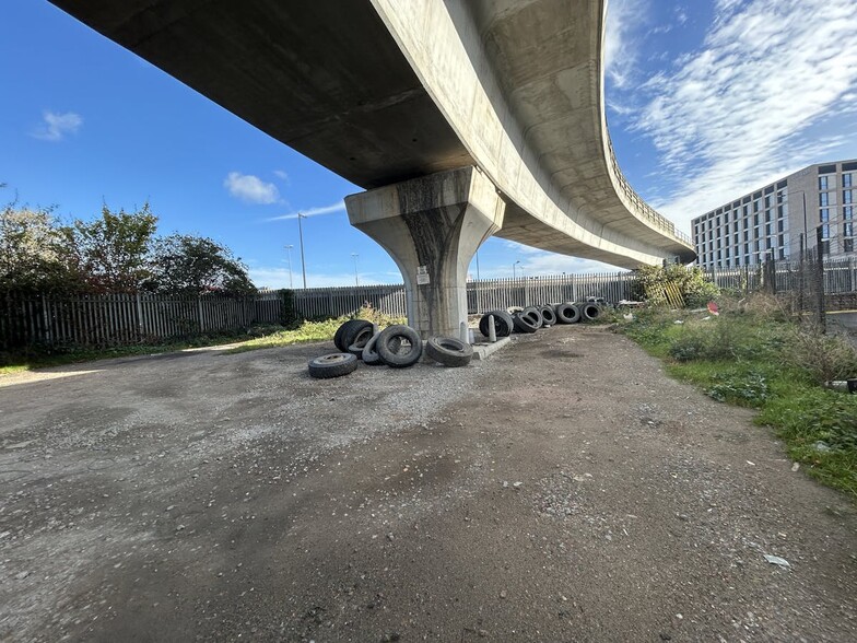 Oriental Way, London to rent - Building Photo - Image 3 of 3