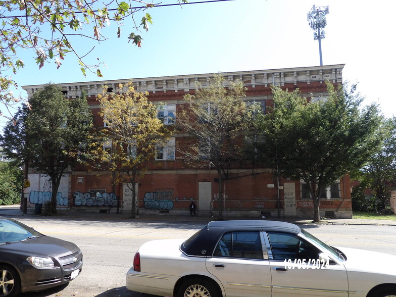 1622-1626 Linn St, Cincinnati, OH for sale - Building Photo - Image 1 of 1