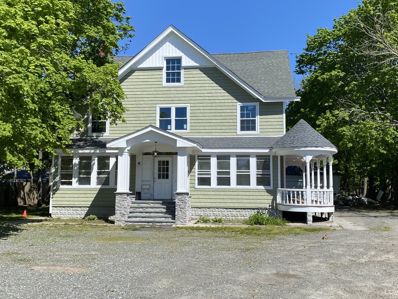 165 Montauk Hwy, Blue Point, NY for sale - Building Photo - Image 1 of 1