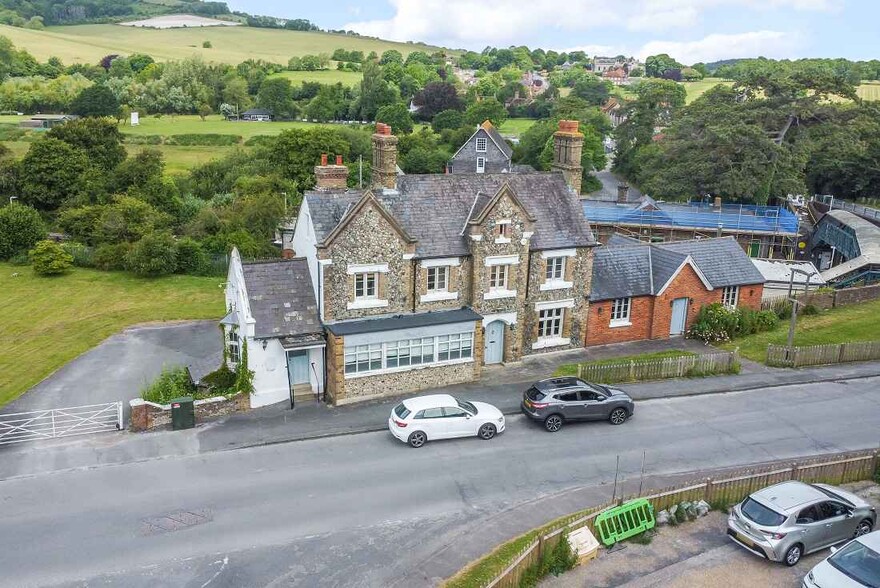 Lacys Hl, Glynde for sale - Primary Photo - Image 1 of 5