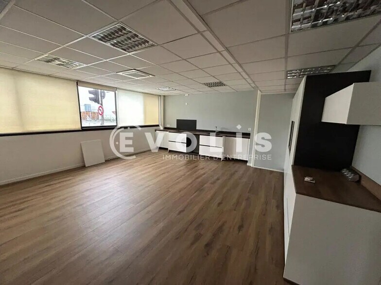 Office in Mérignac to rent - Interior Photo - Image 3 of 6