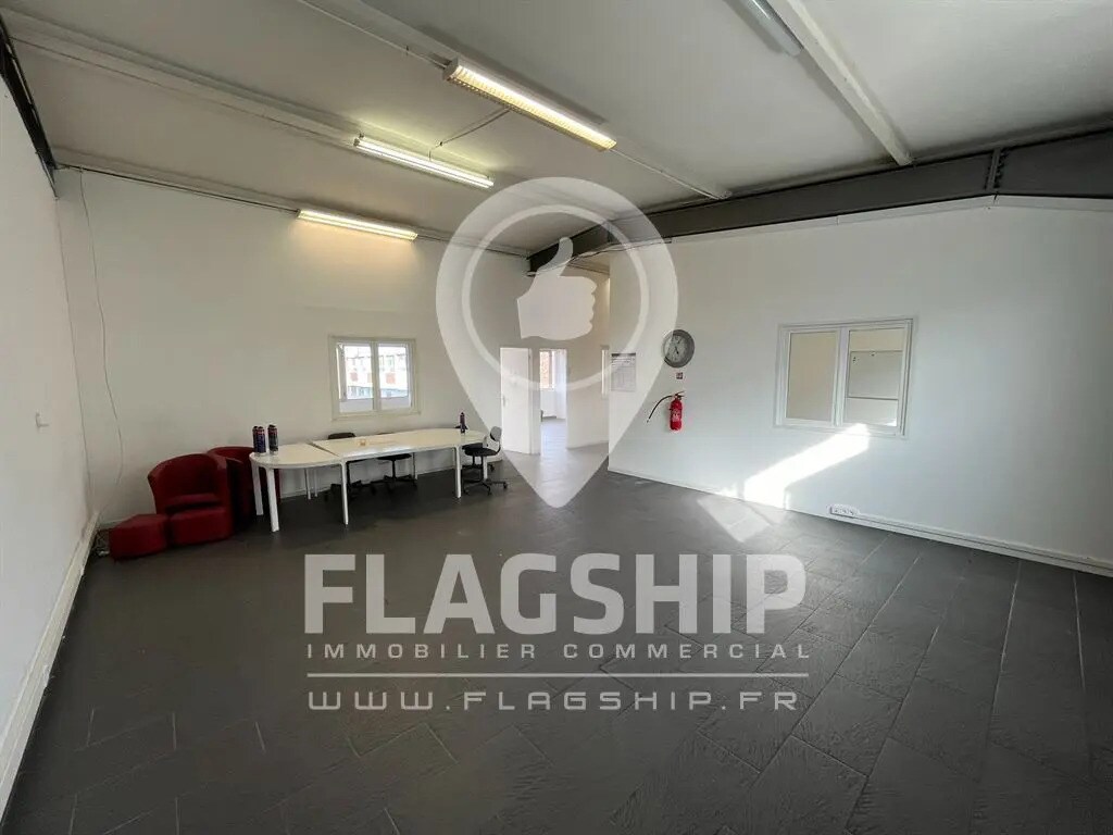 Office in Pantin to rent Interior Photo- Image 1 of 9