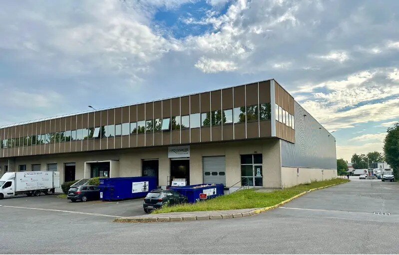 Industrial in Wissous to rent - Building Photo - Image 1 of 29