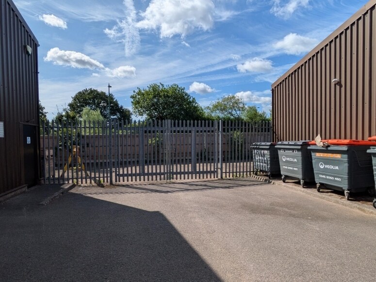 Old Portsmouth Rd, Guildford for sale Building Photo- Image 1 of 1