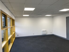Hortonwood 7, Telford to rent Interior Photo- Image 2 of 5