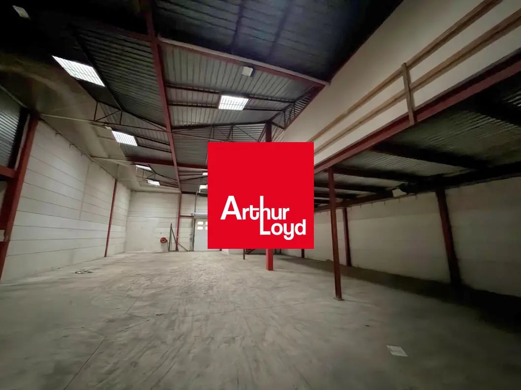 Light Industrial in Marseille to rent Building Photo- Image 1 of 13