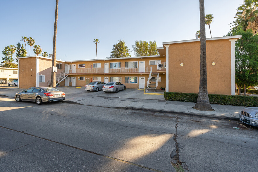 7058 Remmet Ave, Canoga Park, CA for sale - Building Photo - Image 1 of 21