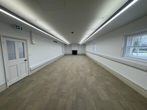 London Rd, Brentford to rent Interior Photo- Image 2 of 5